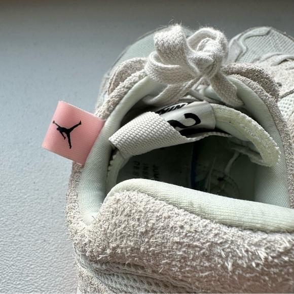 Jordan ma2 bone suede woman’s sneakers - Picture 5 of 14